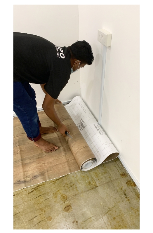 honpo professional installer carefully measure the flooring size 